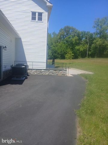 5201 CAROLYNS WAY, Linden, VA 22642