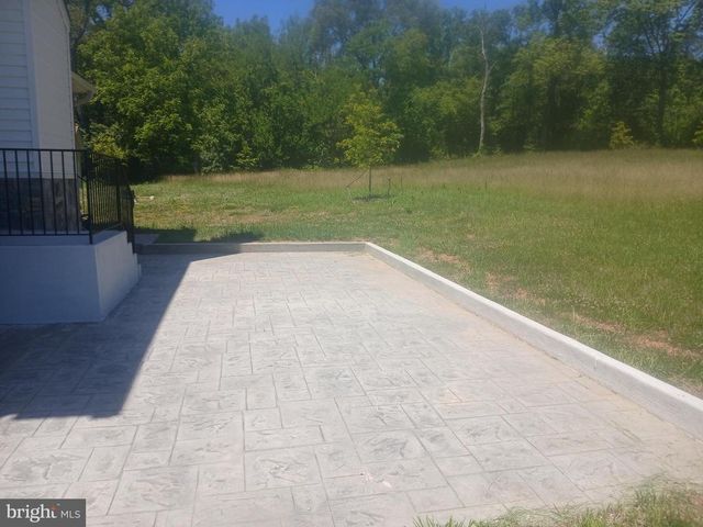 5201 CAROLYNS WAY, Linden, VA 22642