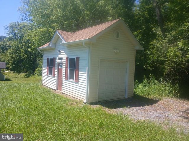 5201 CAROLYNS WAY, Linden, VA 22642