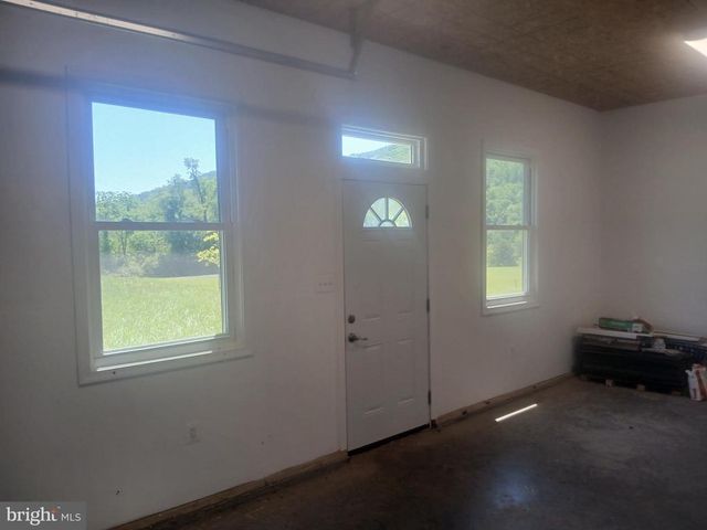 5201 CAROLYNS WAY, Linden, VA 22642