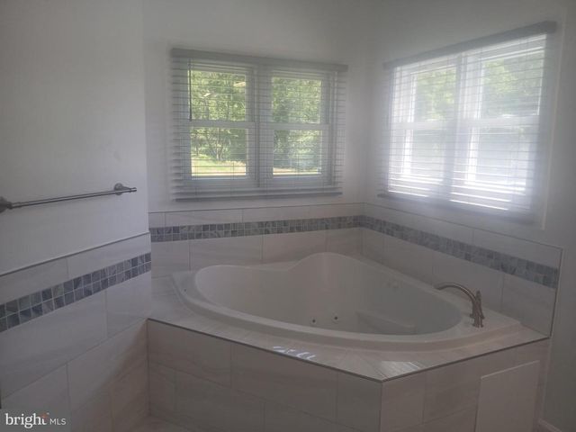 5201 CAROLYNS WAY, Linden, VA 22642
