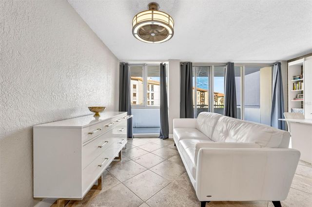 470 3RD STREET S 318, St Petersburg, FL 33701