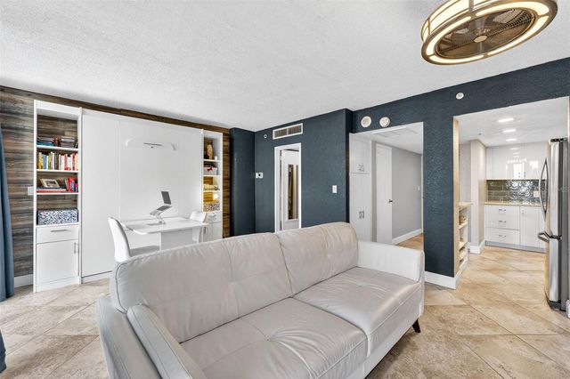 470 3RD STREET S 318, St Petersburg, FL 33701