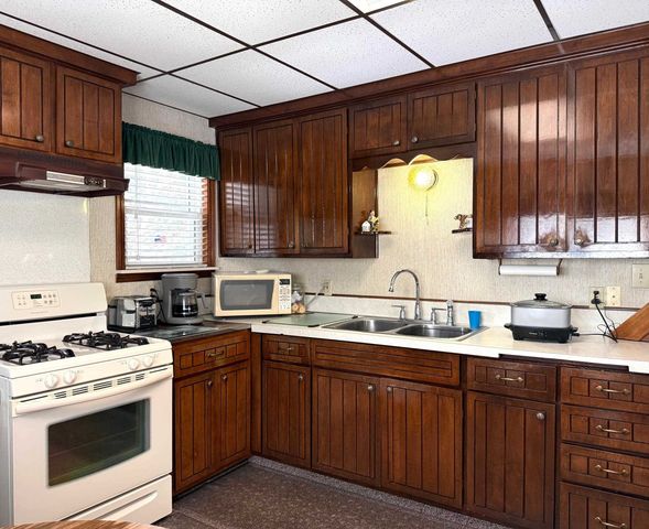 809 N Linn Street, Bay City, MI 48706