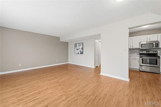 9169 N Swan Circle, Brentwood, MO 63144