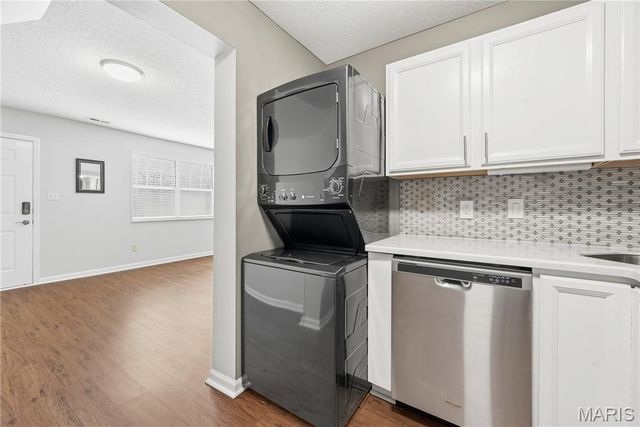 9169 N Swan Circle, Brentwood, MO 63144