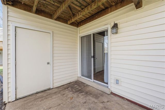 9169 N Swan Circle, Brentwood, MO 63144