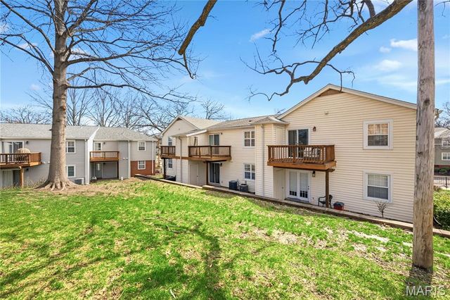 9169 N Swan Circle, Brentwood, MO 63144