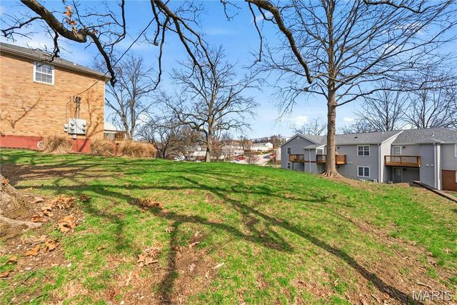 9169 N Swan Circle, Brentwood, MO 63144