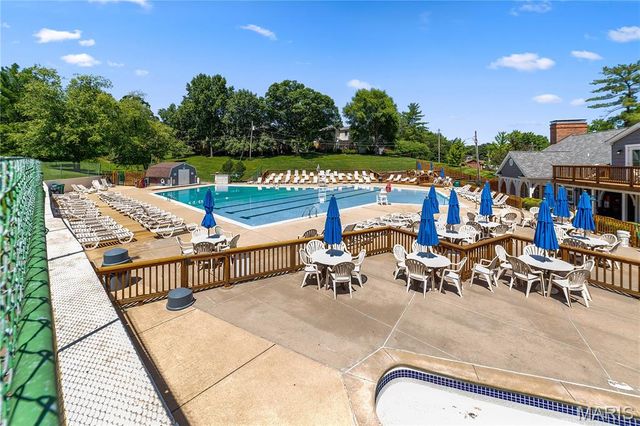 9169 N Swan Circle, Brentwood, MO 63144