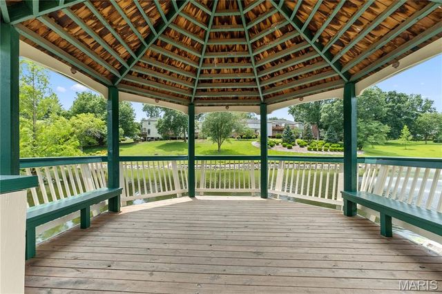 9169 N Swan Circle, Brentwood, MO 63144