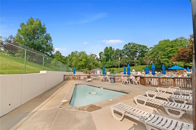 9169 N Swan Circle, Brentwood, MO 63144