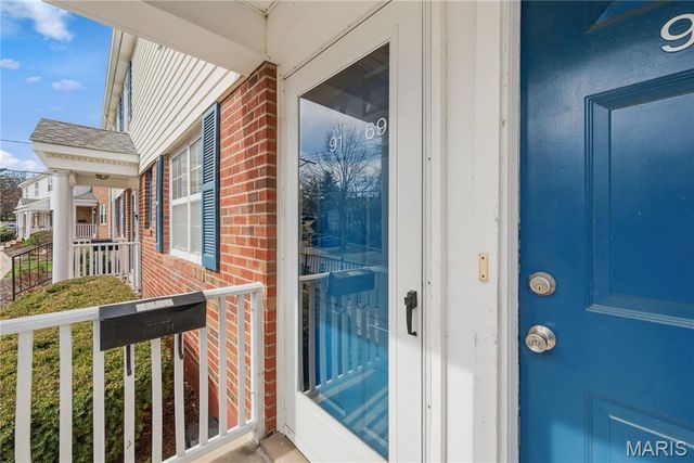 9169 N Swan Circle, Brentwood, MO 63144