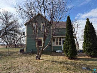 513 S Garfield St Street, Lennox, SD 57039