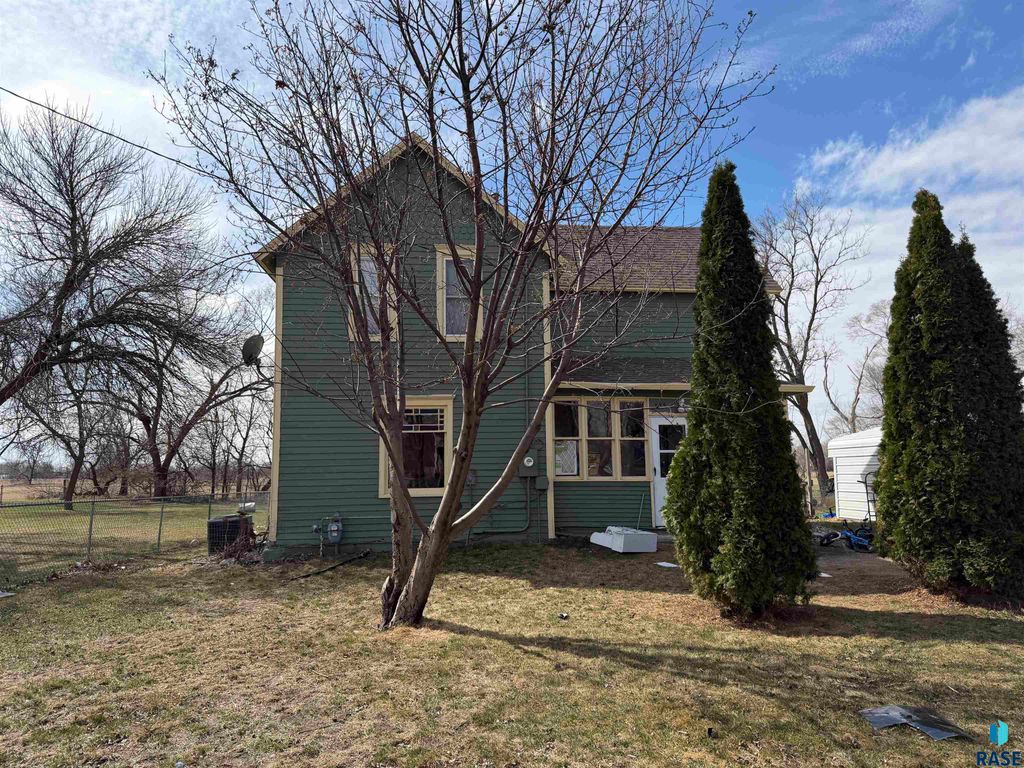 513 S Garfield St Street, Lennox, SD 57039