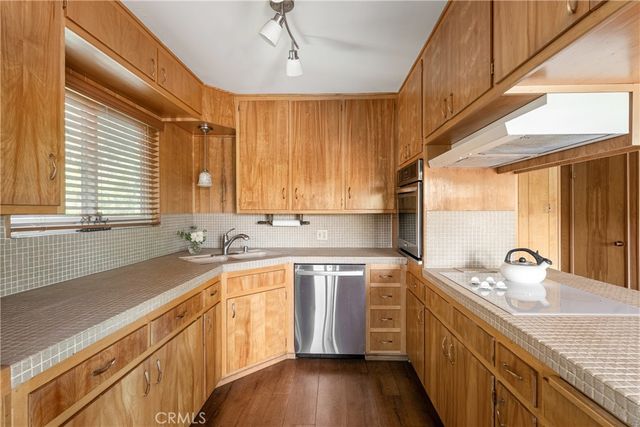 27668 W Shore, Lake Arrowhead, CA 92352