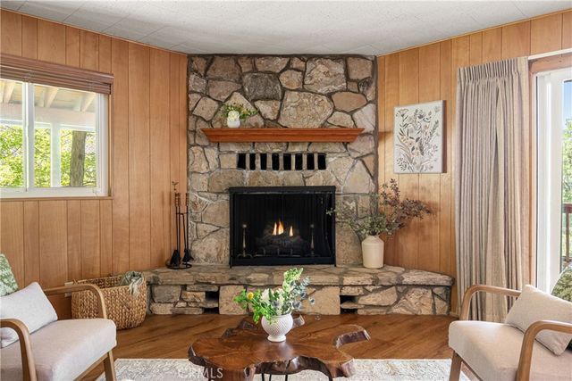 27668 W Shore, Lake Arrowhead, CA 92352