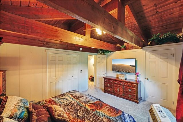463 Delle Drive, Crestline, CA 92325