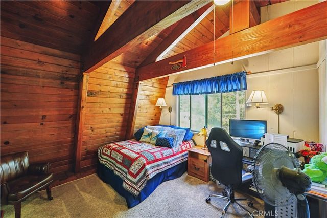 463 Delle Drive, Crestline, CA 92325