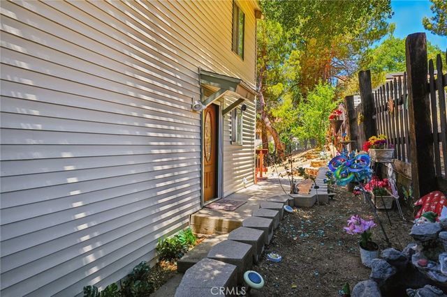 463 Delle Drive, Crestline, CA 92325