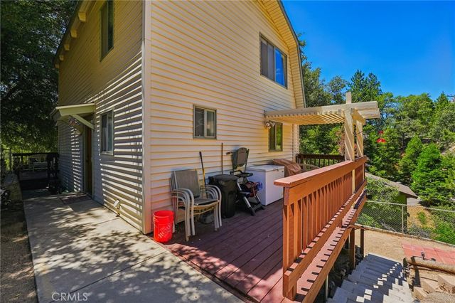 463 Delle Drive, Crestline, CA 92325