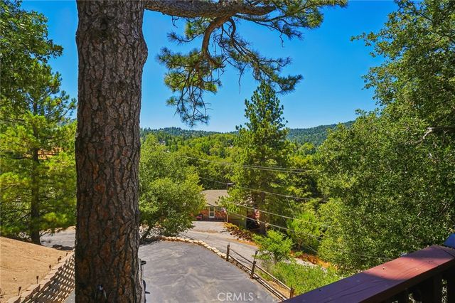 463 Delle Drive, Crestline, CA 92325