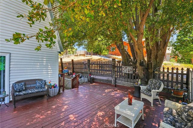 463 Delle Drive, Crestline, CA 92325