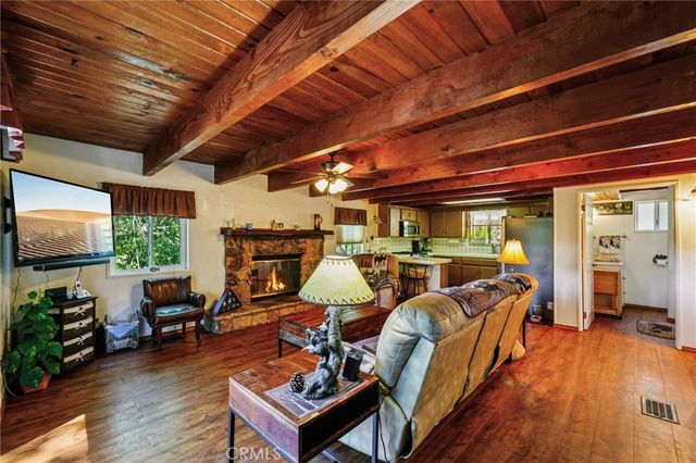 463 Delle Drive, Crestline, CA 92325