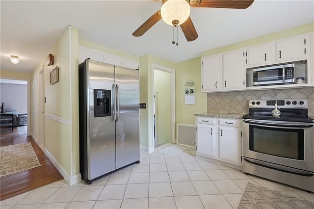 25 Hunter Drive, Cumberland, RI 02864