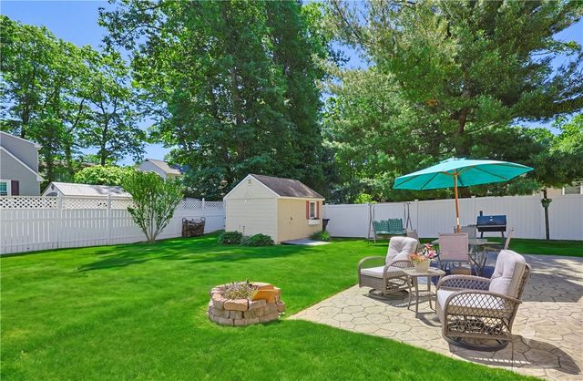 25 Hunter Drive, Cumberland, RI 02864