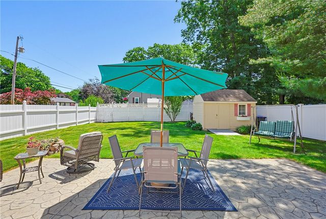 25 Hunter Drive, Cumberland, RI 02864
