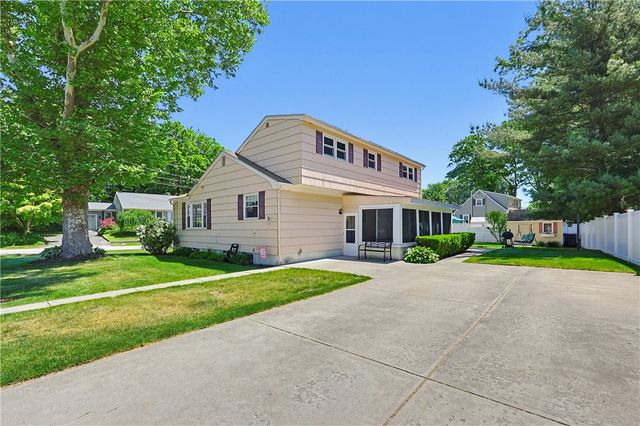 25 Hunter Drive, Cumberland, RI 02864