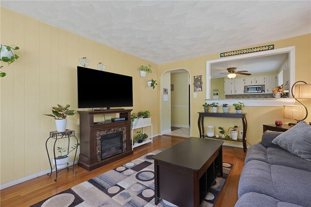 25 Hunter Drive, Cumberland, RI 02864