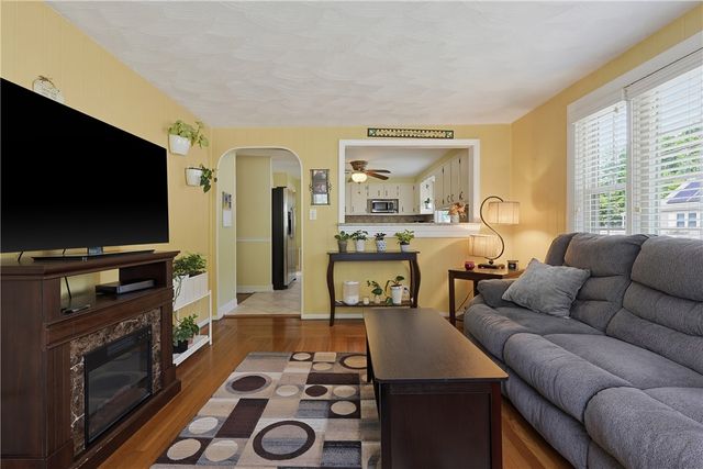 25 Hunter Drive, Cumberland, RI 02864