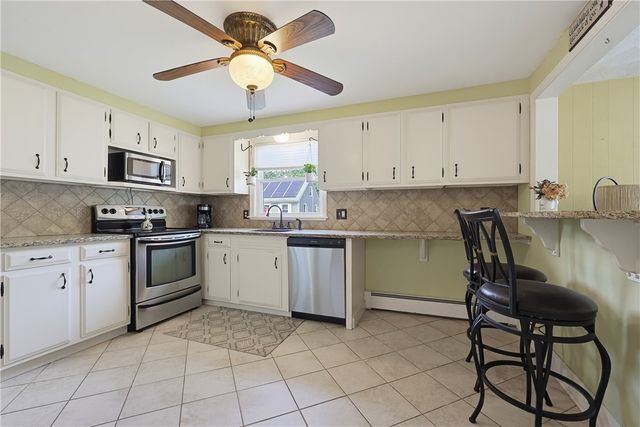 25 Hunter Drive, Cumberland, RI 02864