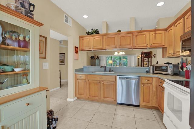 14880 SHIPWATCH TRACE 1912, Largo, FL 33774