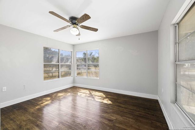 512 Ruth St, Kerrville, TX 78028