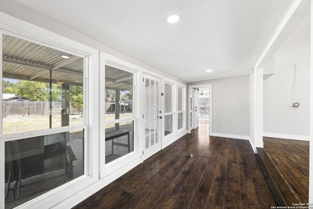 512 Ruth St, Kerrville, TX 78028