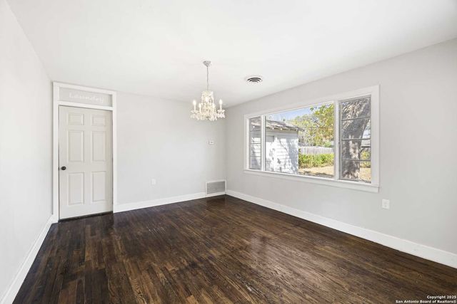 512 Ruth St, Kerrville, TX 78028