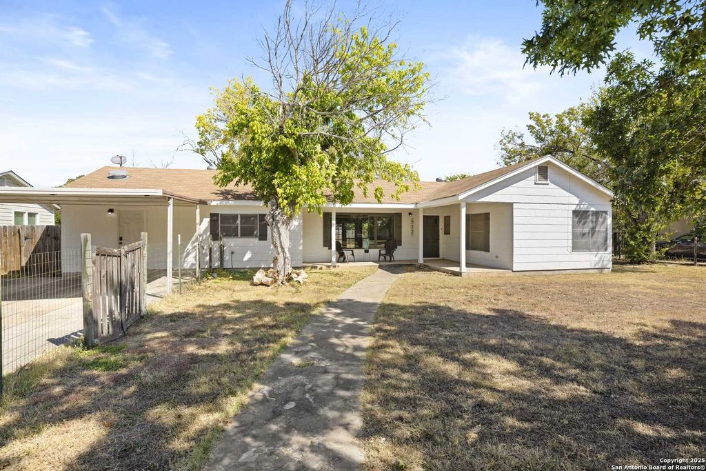 512 Ruth St, Kerrville, TX 78028