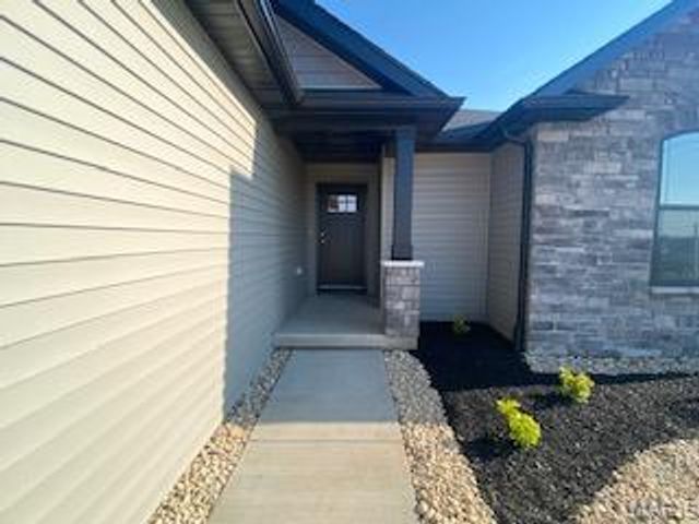 916 Brianna Court, Jerseyville, IL 62052