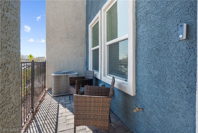 1128 Scarlet Sparrow Street, Henderson, NV 89011