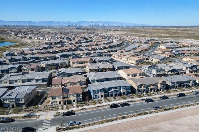 1128 Scarlet Sparrow Street, Henderson, NV 89011