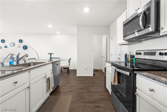 1128 Scarlet Sparrow Street, Henderson, NV 89011