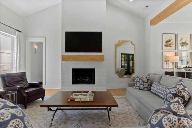 5535 Houston Dr, Baton Rouge, LA 70809