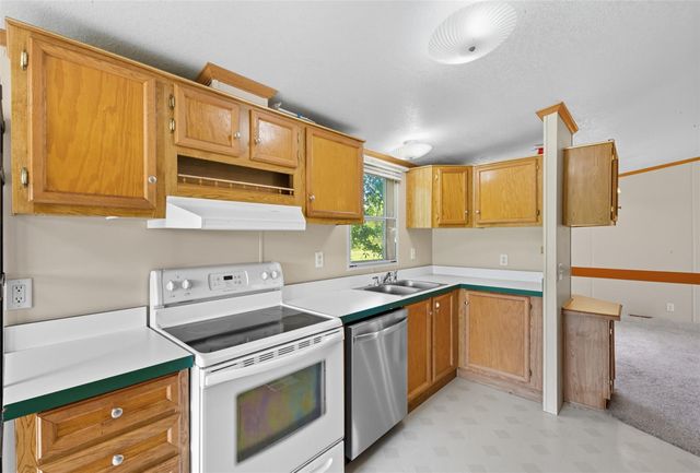 128 Hill Top Lane, Huntsville, TX 77320