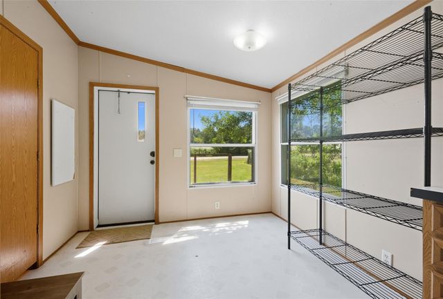 128 Hill Top Lane, Huntsville, TX 77320