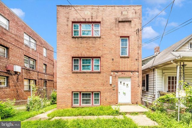 4050 GRANT ST NE, Washington, DC 20019