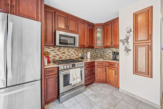 905 Hart Street, Brooklyn, NY 11237