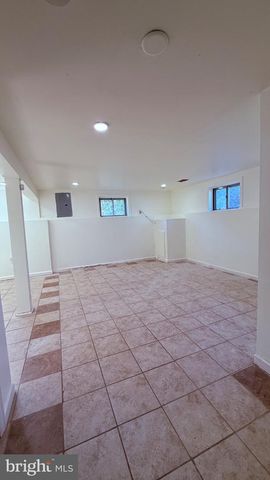 24 VISTA RD, Hamilton, NJ 08690